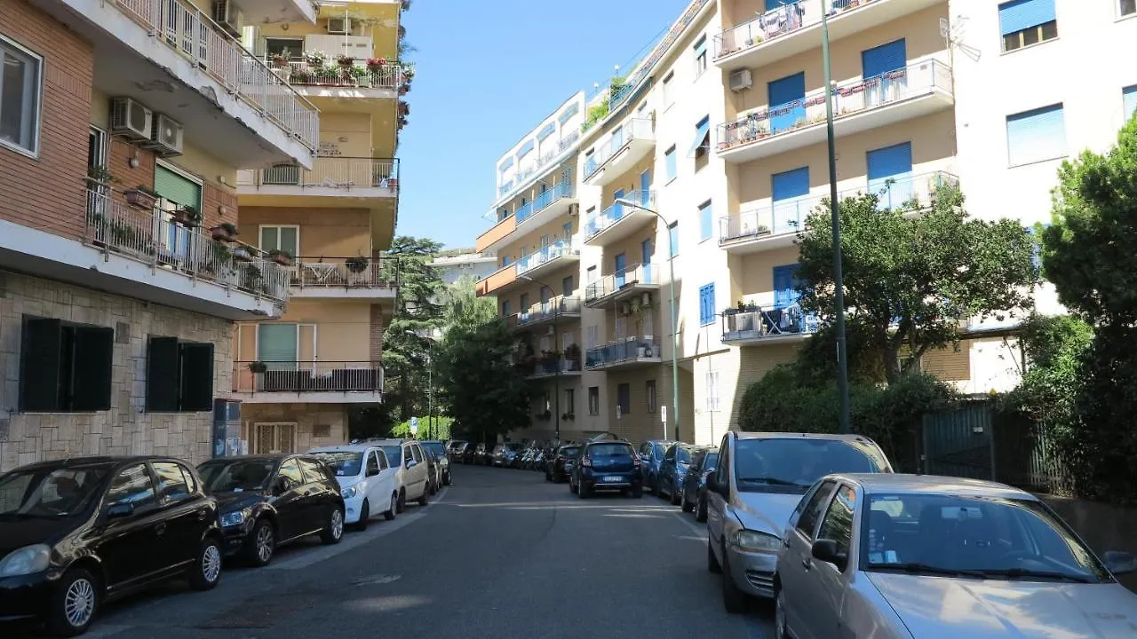 Pretty Panoramic Apartment - Half Way Center-Vomero District Napoli