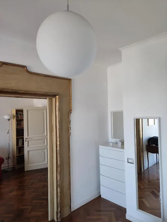 Pretty Panoramic Apartment - Half Way Center-Vomero District Napoli