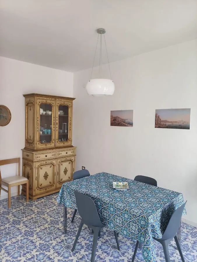 Pretty Panoramic Apartment - Half Way Center-Vomero District Napoli Italia
