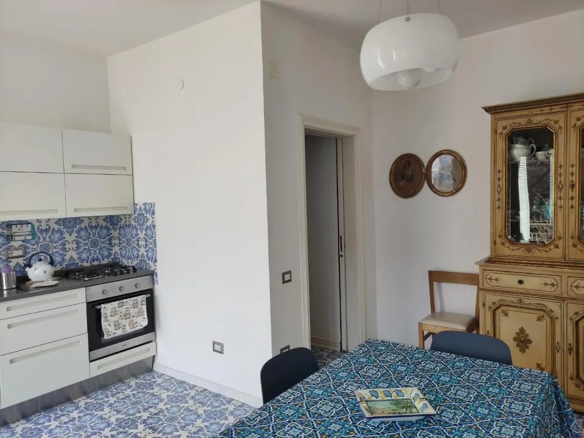 Pretty Panoramic Apartment - Half Way Center-Vomero District Napoli