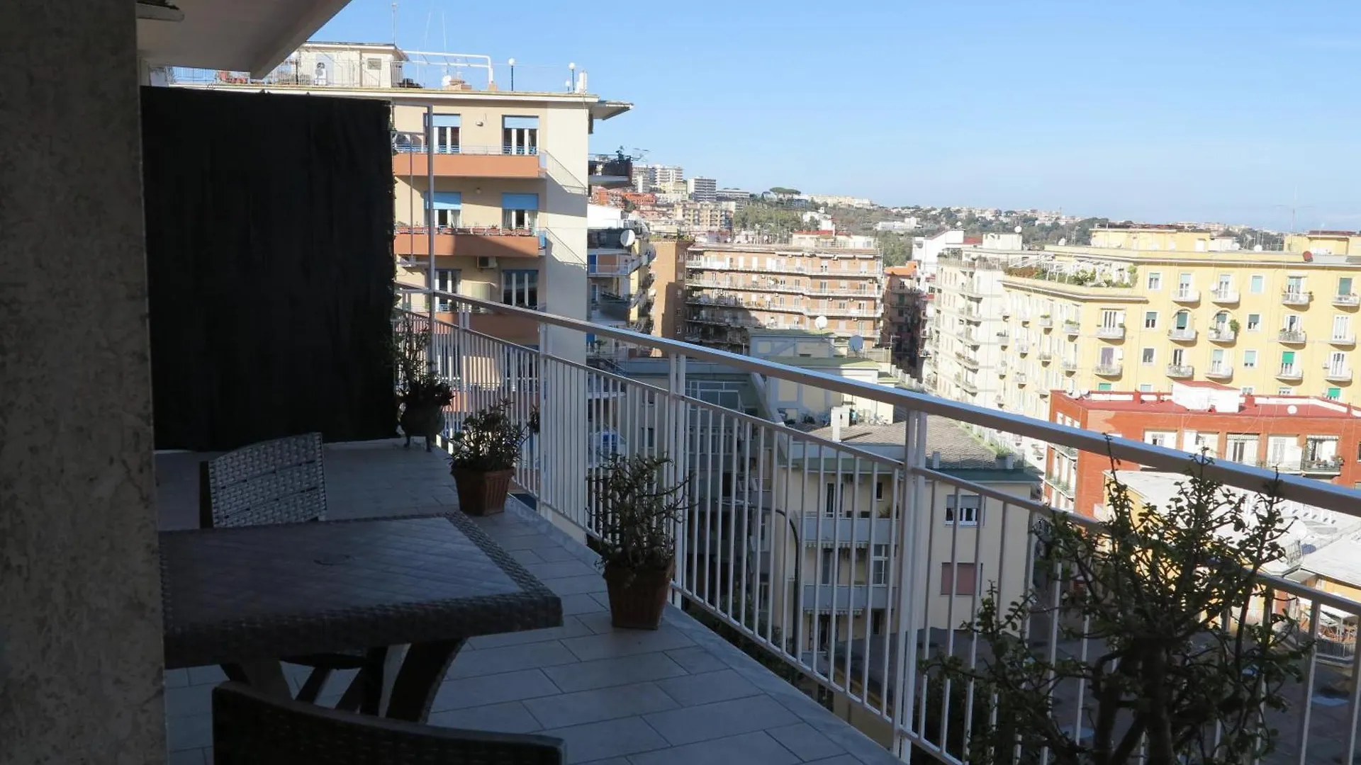 Pretty Panoramic Apartment - Half Way Center-Vomero District Napoli